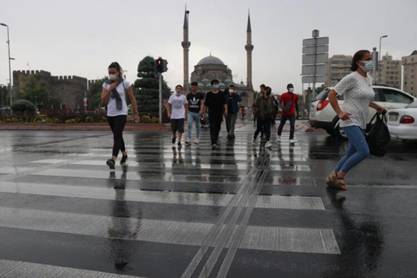 Meteoroloji son dakika olarak duyurdu! Alarm verildi, kuvvetli geliyor, saatler...
