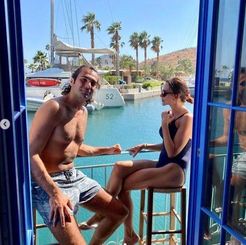 Hande Ataizi sevgilisiyle balkon sefası yaptı!