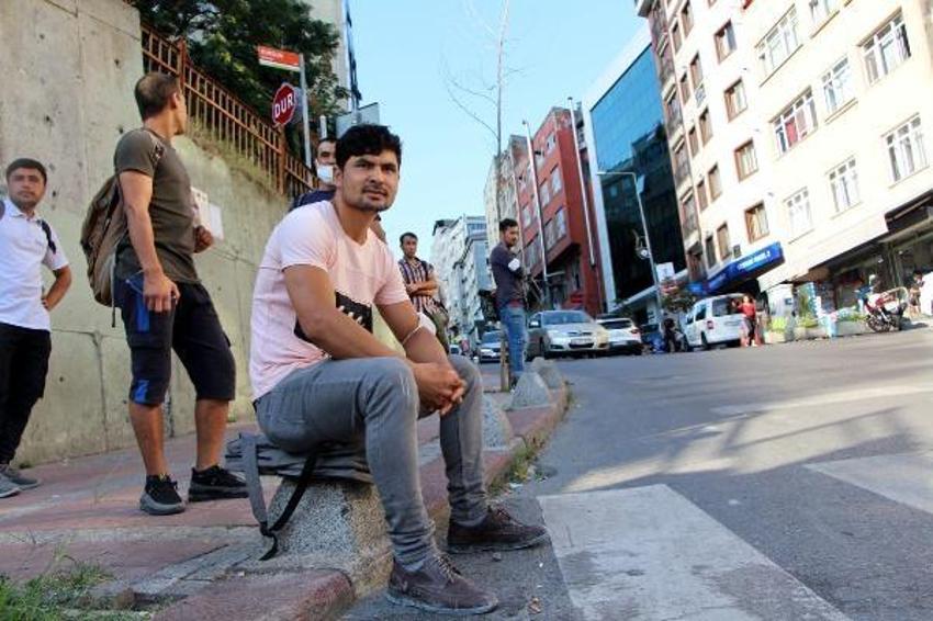 Göçmen işçi pazarı! Günlük 150 lira alıyorlar