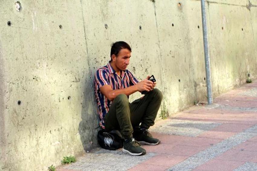 Göçmen işçi pazarı! Günlük 150 lira alıyorlar