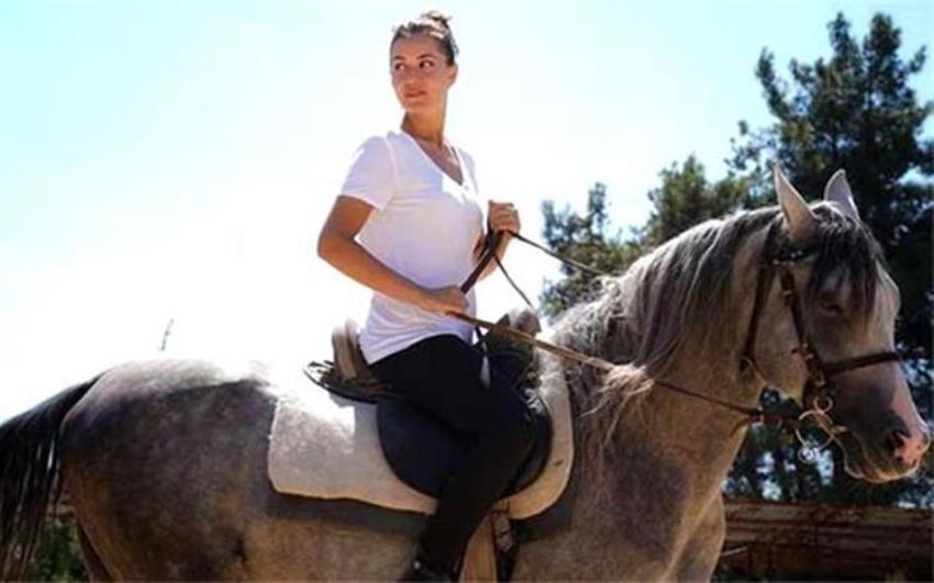 Fahriye Evcen ekranlara dönüyor! Eğitime başladı...