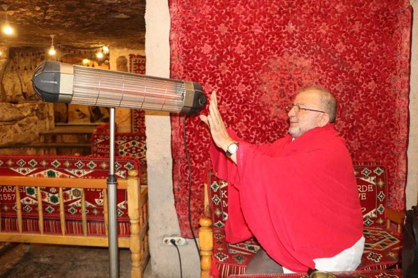 Dışarısı 40, mağara 15 derece! Serinlemek için geliyorlar