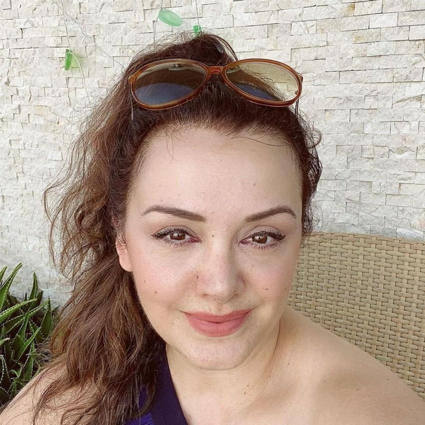 Esra Ceyhan'ın şaşırtan hali! Yıllar onu çok değiştirmiş!