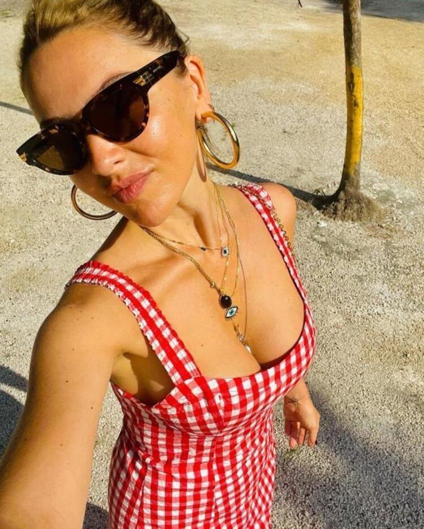 Hadise, Mehmet Dinçerler'e sevgisini haykırdı!