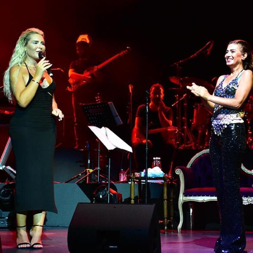 Yıldız Tilbe'ye konserde seyirciden sürpriz!