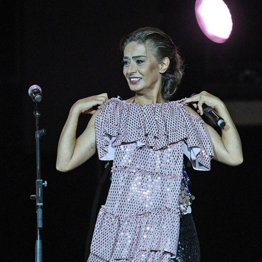 Yıldız Tilbe'ye konserde seyirciden sürpriz!