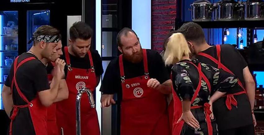 MasterChef'te şaşırtan durum! Mehmet Şef tencereyi aldı!