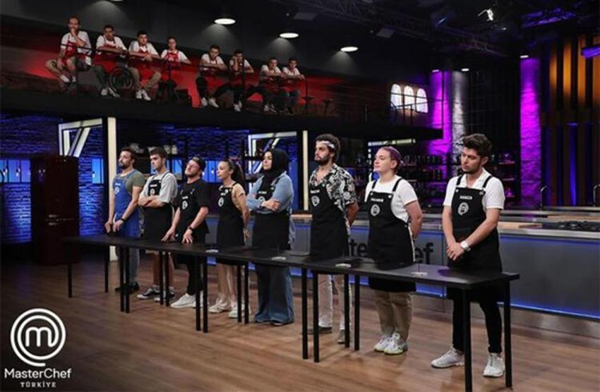MasterChef'te şaşırtan durum! Mehmet Şef tencereyi aldı!