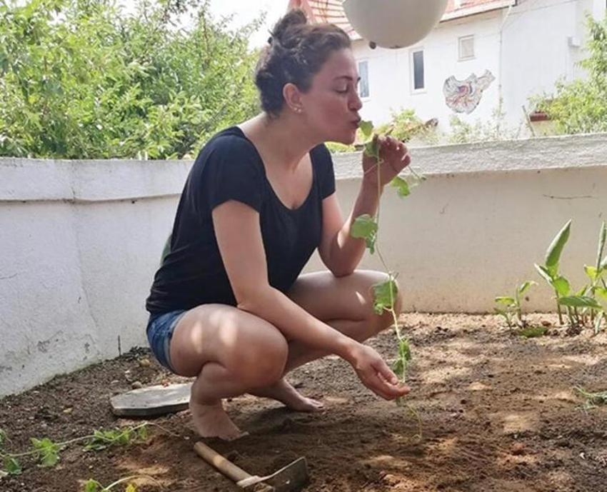 Özge Borak ve sevgilisi el ele görüntülendi