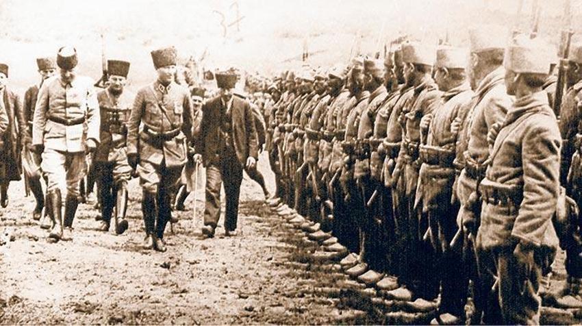 Büyük Zafer’in 99. yıldönümü! ‘Vatan sevdası’ çelikten zırhtı...