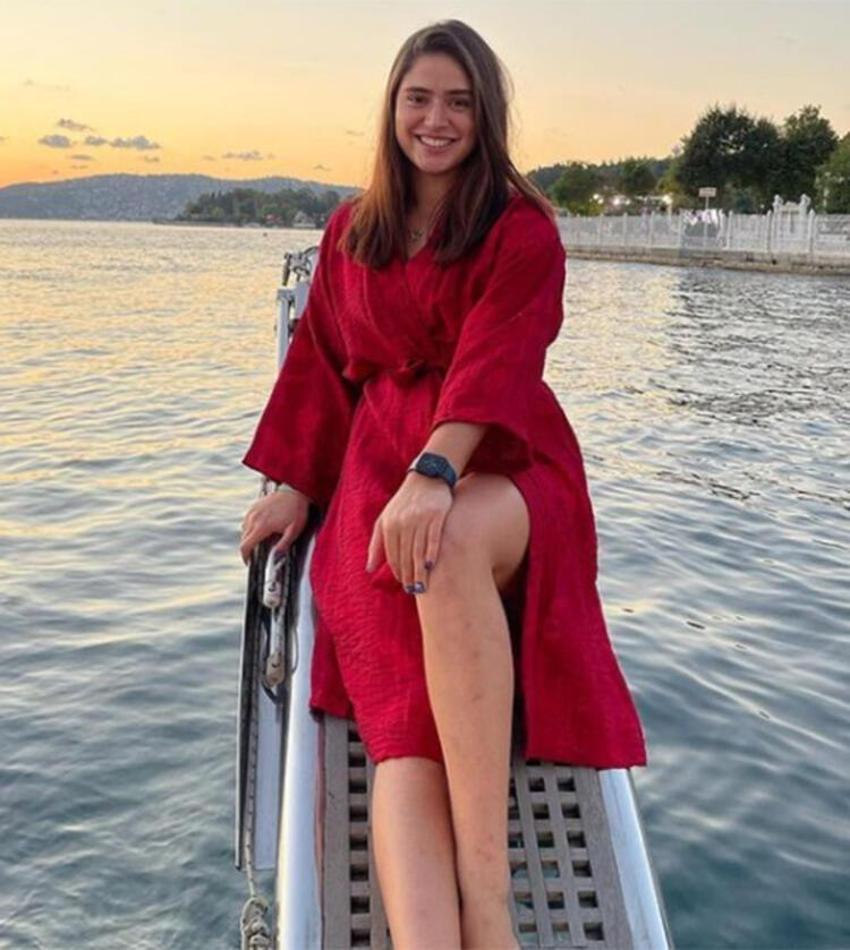 Ayşe Yüksel'den magazin gündemini sarsan açıklama! Survivor'da kim öpüştü?