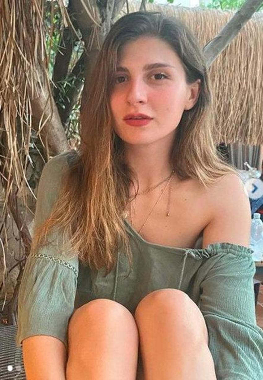 Naz Çağla Irmak ile Sarp Levendoğlu'ndan aşk pozu!