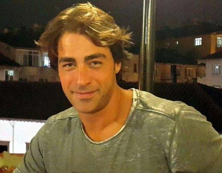Naz Çağla Irmak ile Sarp Levendoğlu'ndan aşk pozu!