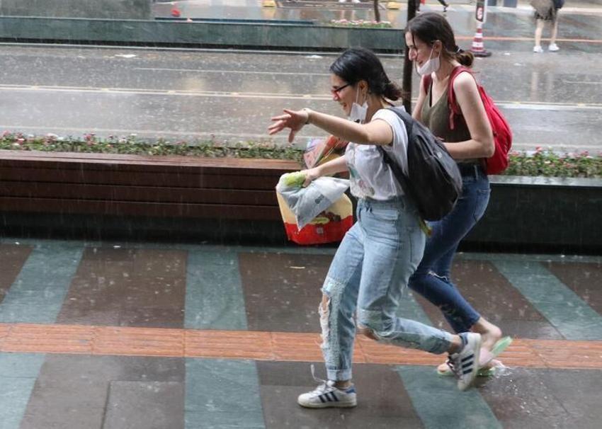 Meteoroloji son dakika kodu ile art arda duyurdu! Geri döndü, bugün başlıyor, çok kuvvetli...