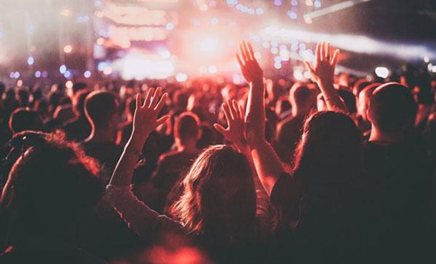 Yasak kararları peş peşe geliyor! Yeni dönem yarın başlıyor... Konser, sinema, tiyatro, toplu ulaşım, şehirlerarası yolculuk...