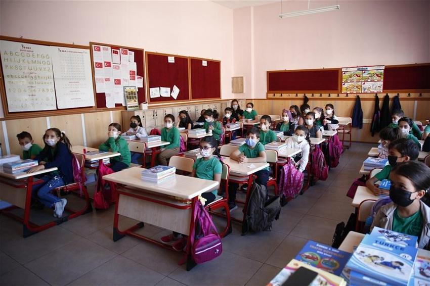 Milli Eğitim Bakanlığı (MEB) resmen duyurdu! 81 ilde flaş değişiklik kararı, 18 milyon öğrenci...