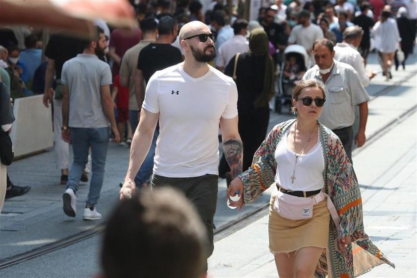 Hafta içi hafta sonu her gün uygulanacak! Ve başladı! Otobüs, uçak, okul, iş yeri, sinema, konser hepsini kapsıyor ama... Sahte aşı kartı skandalı