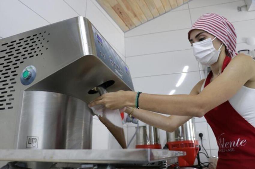 İşe 50 lirayla başladı, şimdi taleplere yetişemiyor! Yılda 3 milyon lira kazanıyor