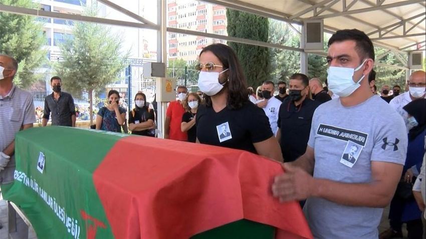 Koray Avcı'nın babası son yolculuğuna uğurlandı!