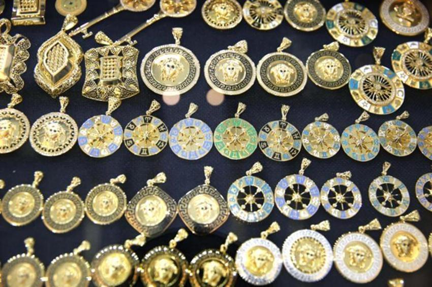 Kilolarca altınla elbise yaptılar! Fiyatını duyan şaştı kaldı