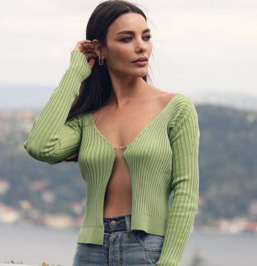 Demet Özdemir'in ardından Hazal Filiz Küçükköse de giydi!