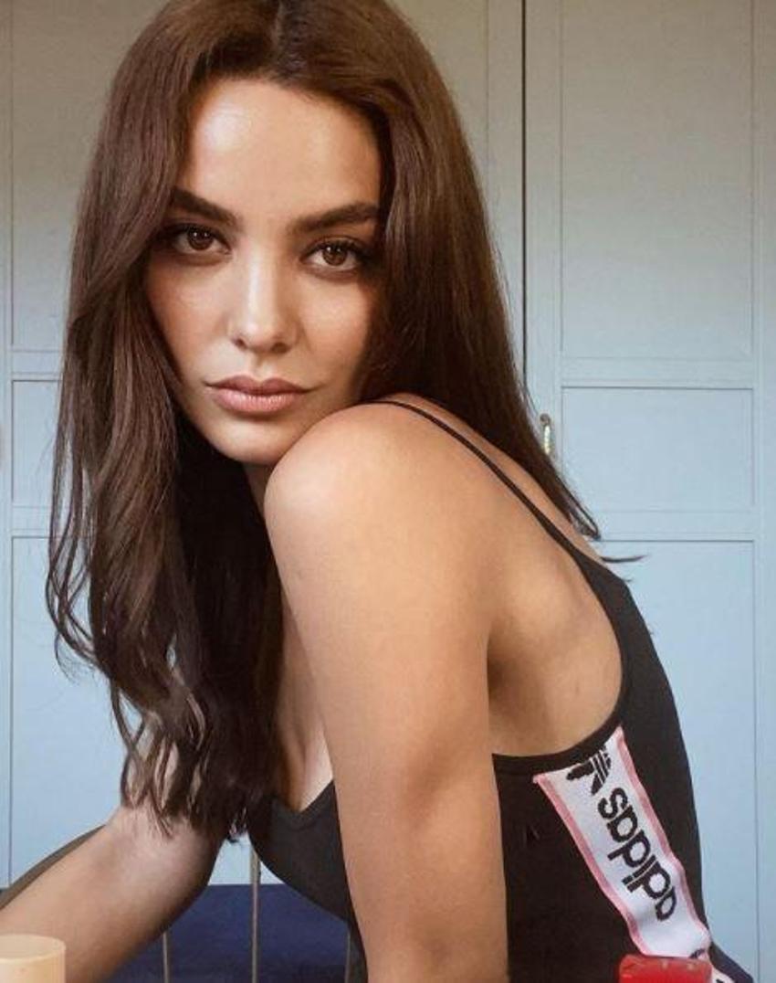 Demet Özdemir'in ardından Hazal Filiz Küçükköse de giydi!