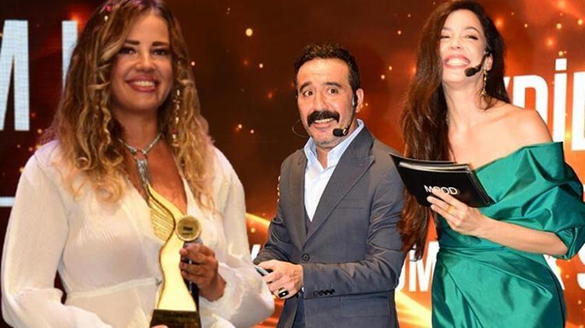 Esra Sönmezer'den Mustafa Üstündağ'a: Sunuculuğu bırakın!