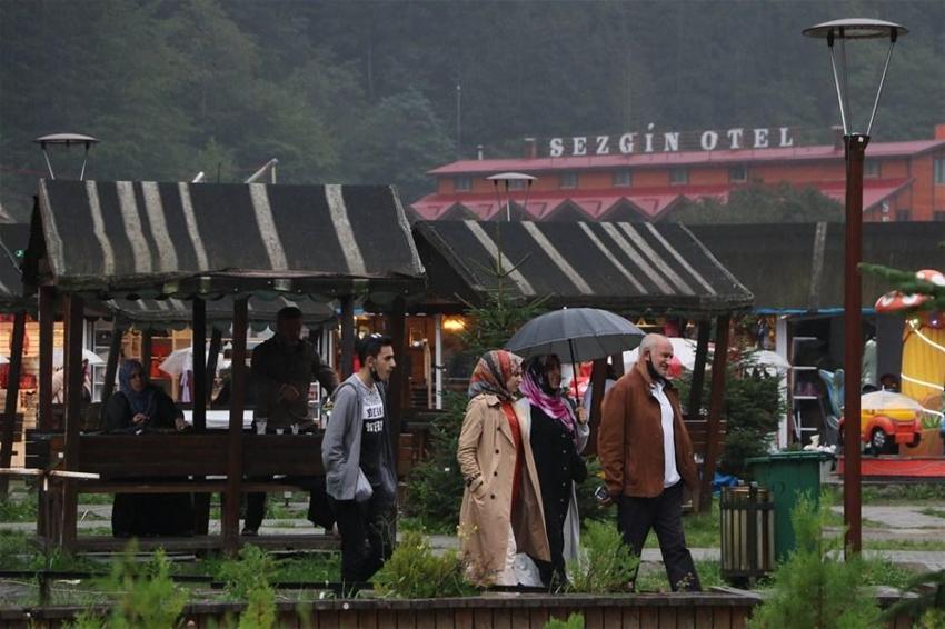 Hafta içi hafta sonu sokağa çıkma yasaklarıyla ilgili son dakika açıklaması! Resmen değişti, kötü haber geldi, birçok ilde...