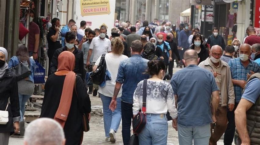 Hafta içi hafta sonu sokağa çıkma yasaklarıyla ilgili son dakika açıklaması! Resmen değişti, kötü haber geldi, birçok ilde...
