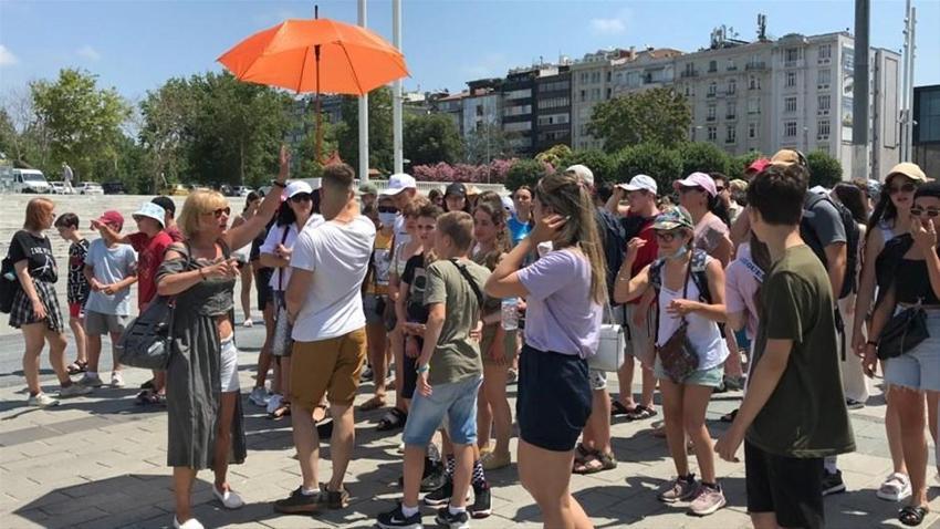 Hafta içi hafta sonu sokağa çıkma yasaklarıyla ilgili son dakika açıklaması! Resmen değişti, kötü haber geldi, birçok ilde...