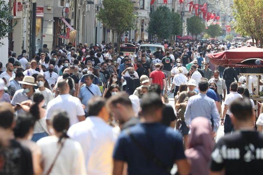 Hafta içi hafta sonu sokağa çıkma yasaklarıyla ilgili son dakika açıklaması! Resmen değişti, kötü haber geldi, birçok ilde...