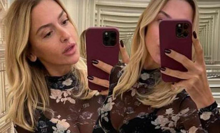 Hadise transparan kıyafeti ve dekoltesiyle gündem oldu!