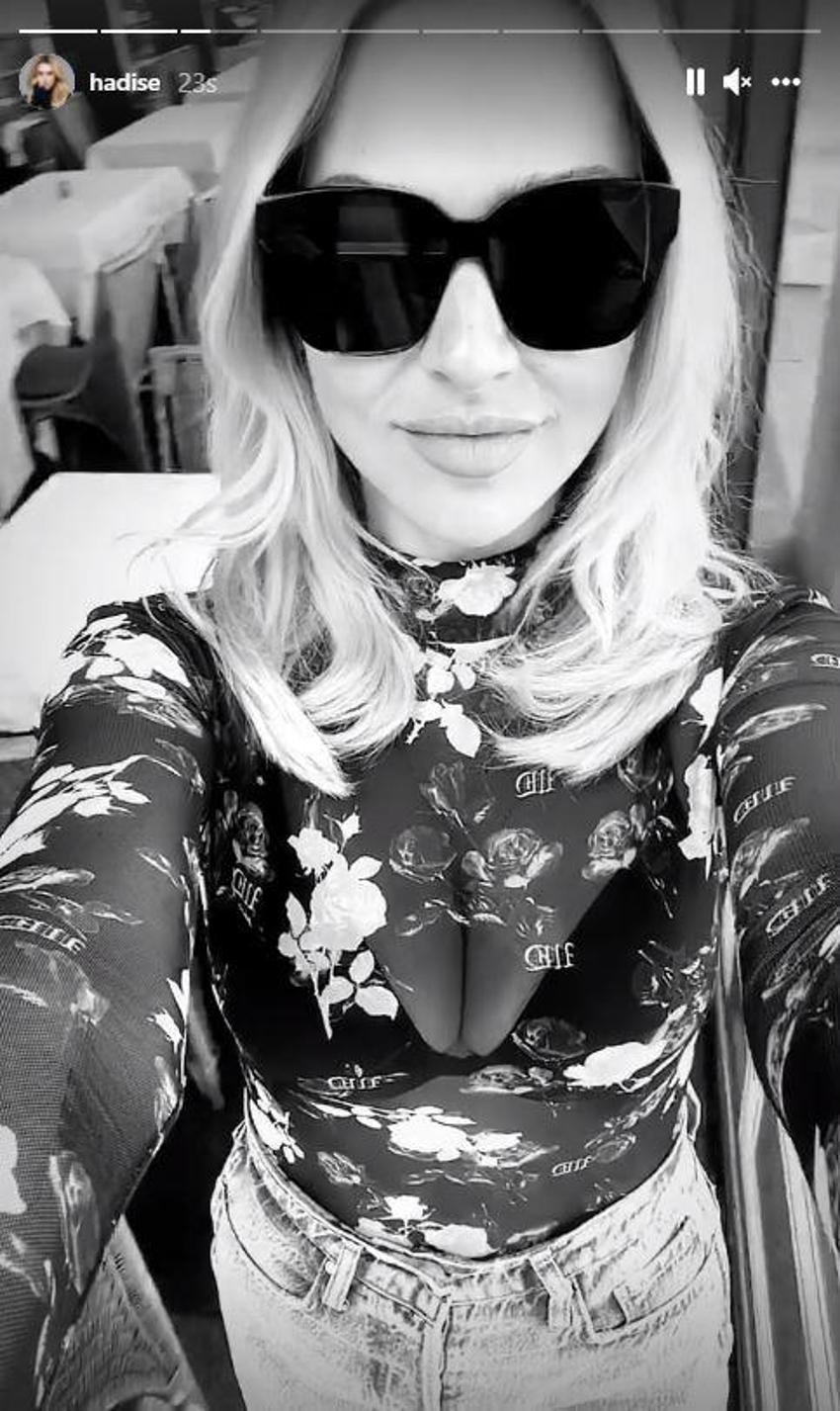 Hadise transparan kıyafeti ve dekoltesiyle gündem oldu!