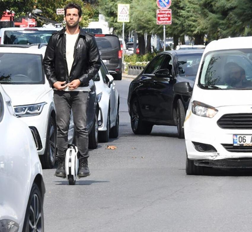 Survivor'ın eski yıldızı Melih Özkaya'dan trafiğe çözüm!