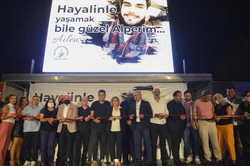 Acun Ilıcalı, öldürülen Alper Baycın'ın için yapılan parkın açılışına katıldı