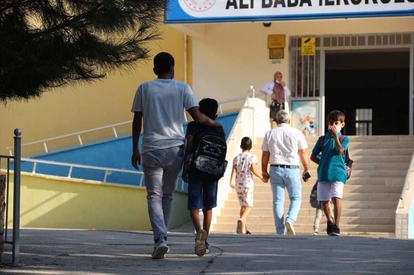 MEB'den son dakika kararı! Resmen değişti, tüm okullarda yeni dönem, öğrenciler artık...