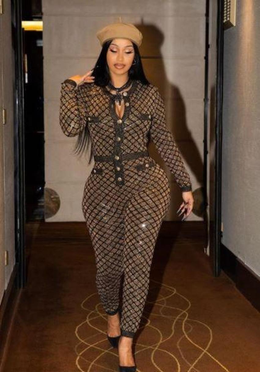 Doğum yaptı, anında forma girdi! Cardi B'den 'estetik' iddialarına yanıt