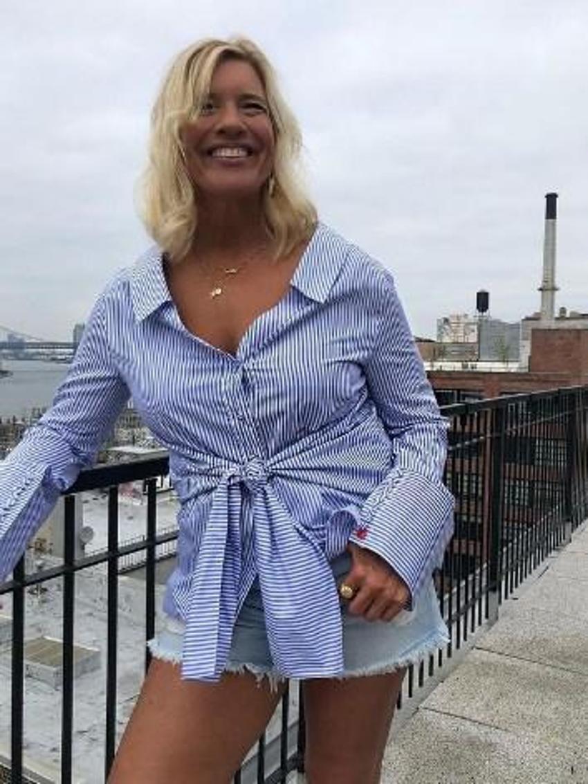 Ashley Graham'ın annesi Linda Graham'ın pozları da çok cesur!