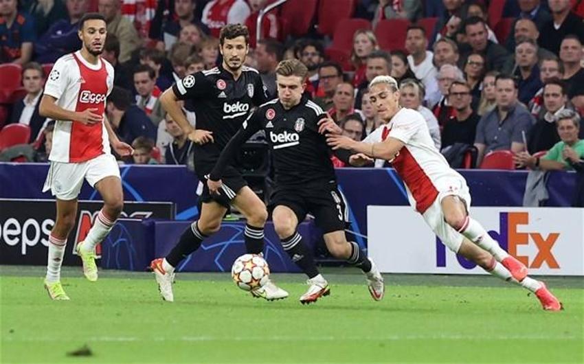 Bütün scoutlar Johan Cruff'taydı! Ajax-Beşiktaş maçında Sergen Yalçın'ın iki yıldızına hayran kaldılar
