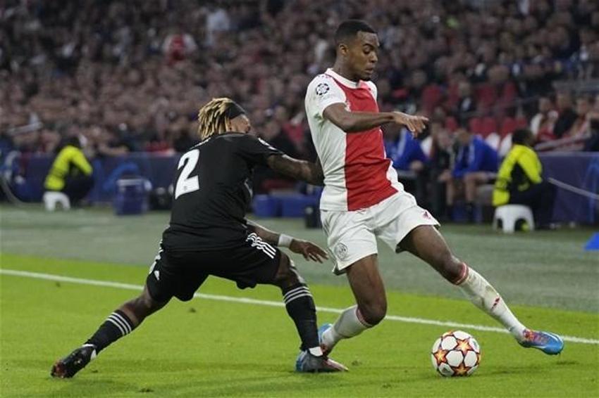 Bütün scoutlar Johan Cruff'taydı! Ajax-Beşiktaş maçında Sergen Yalçın'ın iki yıldızına hayran kaldılar
