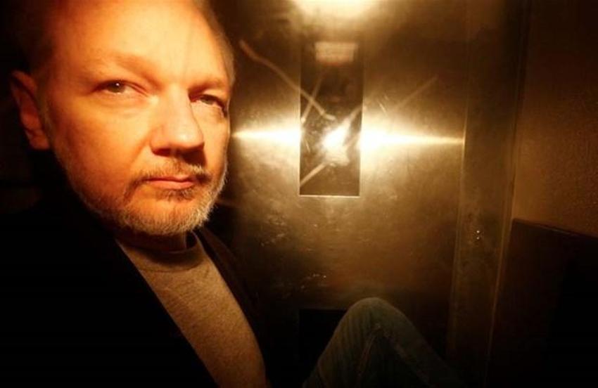 CIA'in skandal planı deşifre oldu! Rusya'nın Assange'ı kaçırmasına karşı Londra'da sokaklarında çatışma...