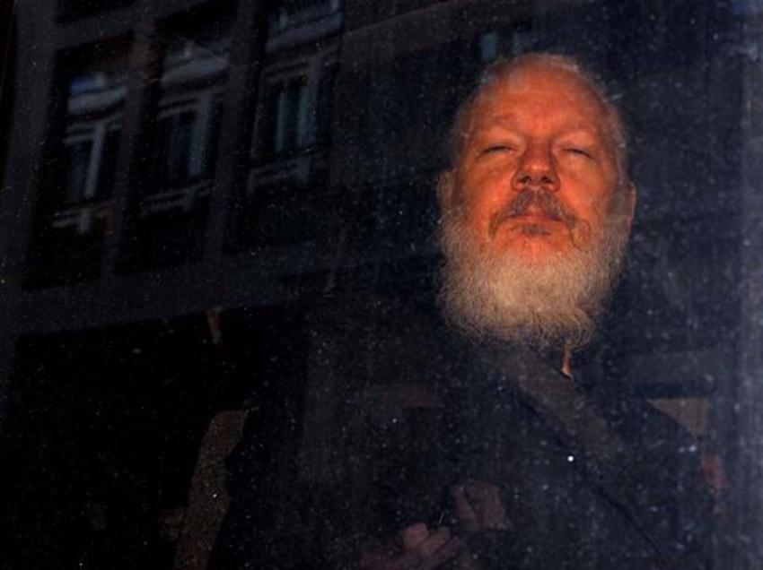 CIA'in skandal planı deşifre oldu! Rusya'nın Assange'ı kaçırmasına karşı Londra'da sokaklarında çatışma...
