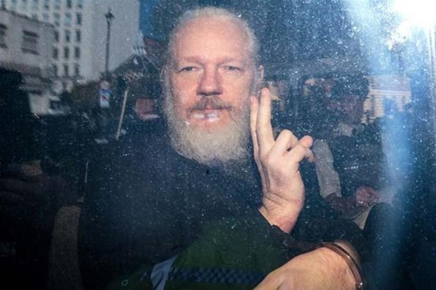 CIA'in skandal planı deşifre oldu! Rusya'nın Assange'ı kaçırmasına karşı Londra'da sokaklarında çatışma...