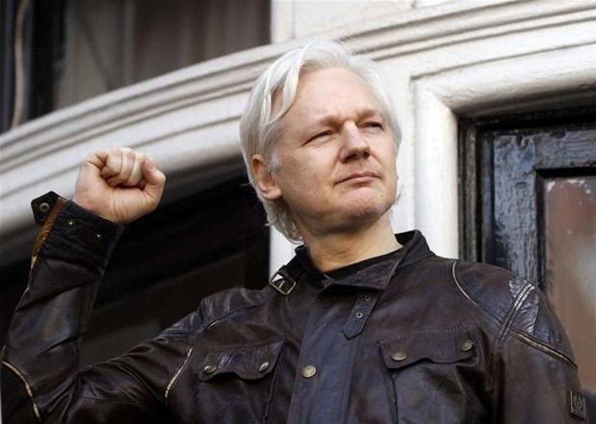 CIA'in skandal planı deşifre oldu! Rusya'nın Assange'ı kaçırmasına karşı Londra'da sokaklarında çatışma...