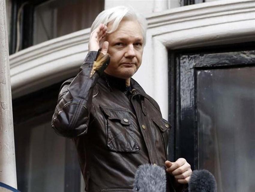 CIA'in skandal planı deşifre oldu! Rusya'nın Assange'ı kaçırmasına karşı Londra'da sokaklarında çatışma...