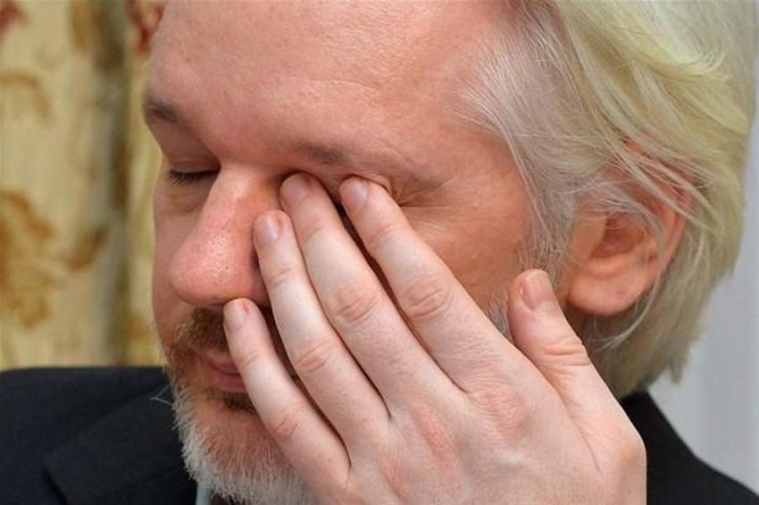 CIA'in skandal planı deşifre oldu! Rusya'nın Assange'ı kaçırmasına karşı Londra'da sokaklarında çatışma...