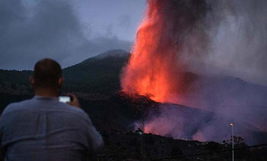 Cumbre Vieja yanardağı Kanarya Adaları'nı cehenneme çevirdi! Dünya 'mucize ev'i konuşuyor: Etrafındaki her şey yok oldu ama...