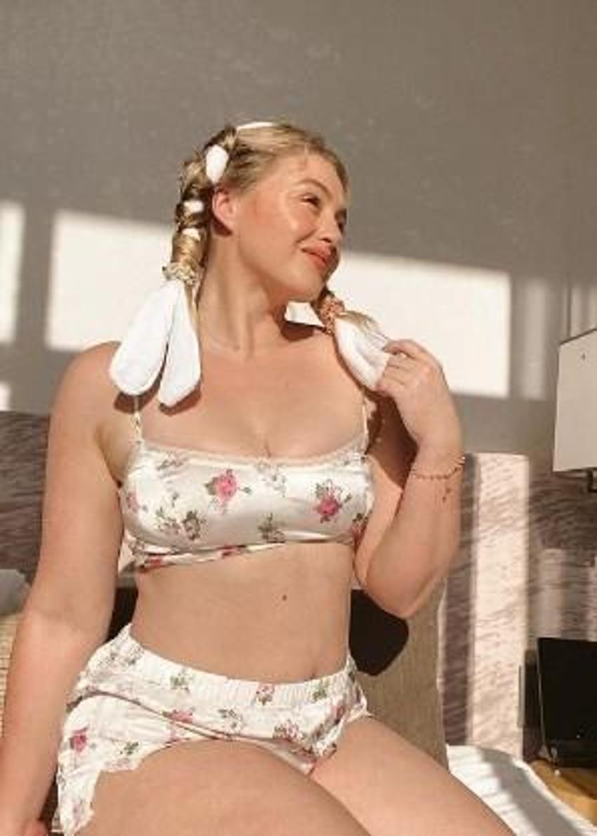 Iskra Lawrence, kilosuyla dalga geçenlere meydan okudu!