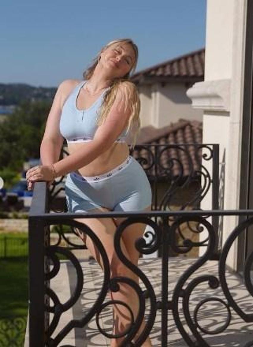 Iskra Lawrence, kilosuyla dalga geçenlere meydan okudu!