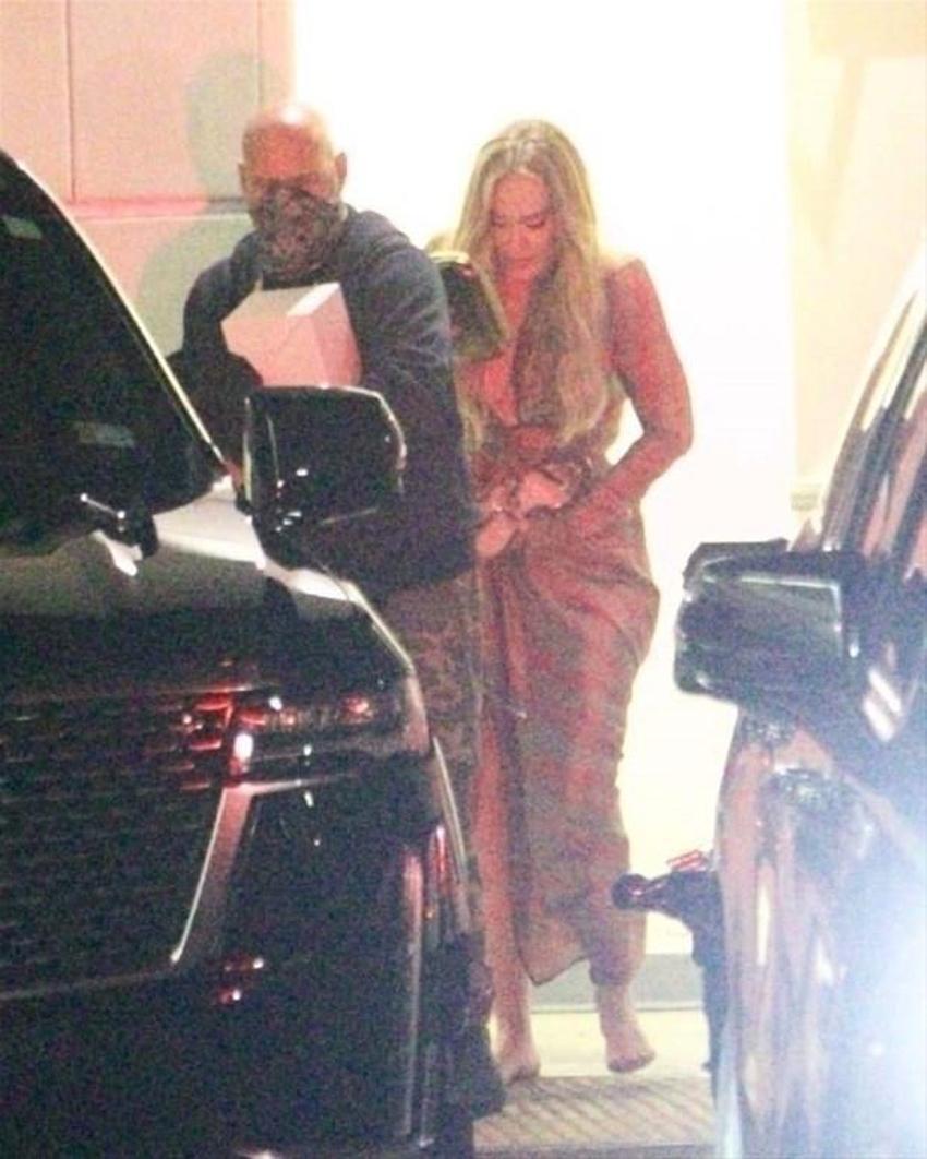 Adele yeni aşkını sosyal medyadan ilan etti!